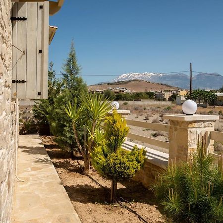 Villa Kornaros Каламаки Екстериор снимка